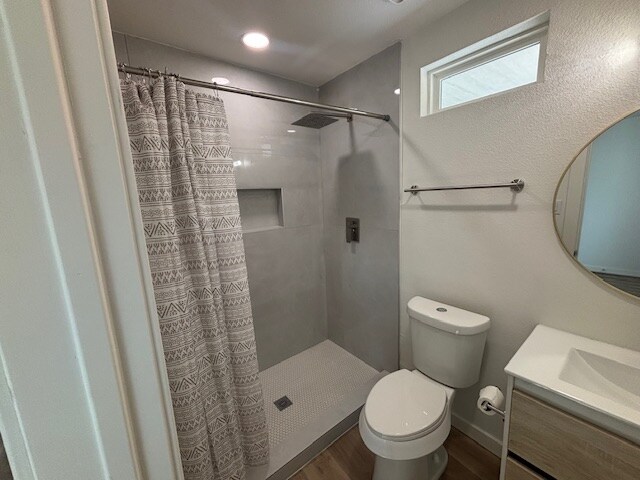 Building Photo - 216 University Ave.