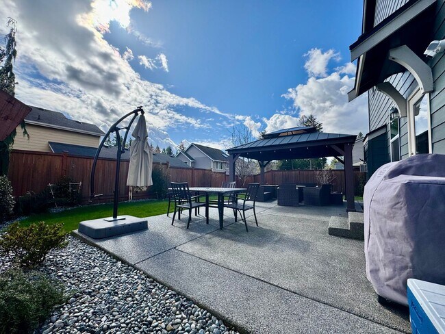 Building Photo - 4 Bedroom Home in Family friendly Cul-de-sac in Maple Valley