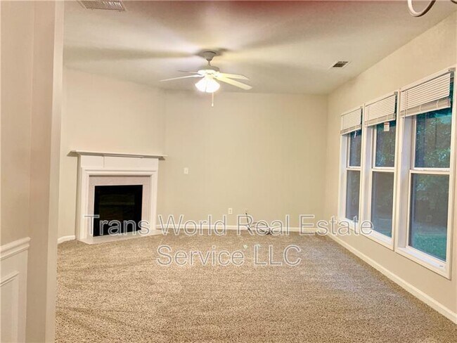 Building Photo - 2534 Winslow Ridge Dr NE