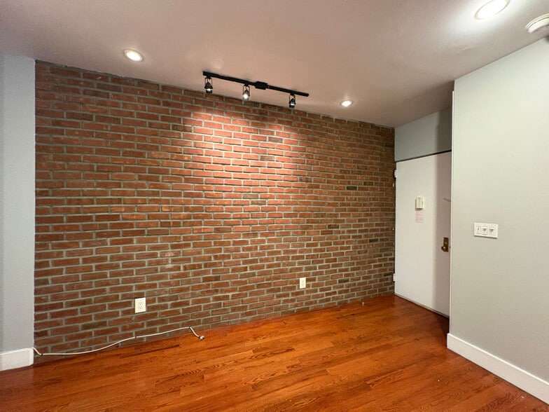 Building Photo - 235 W 146th St