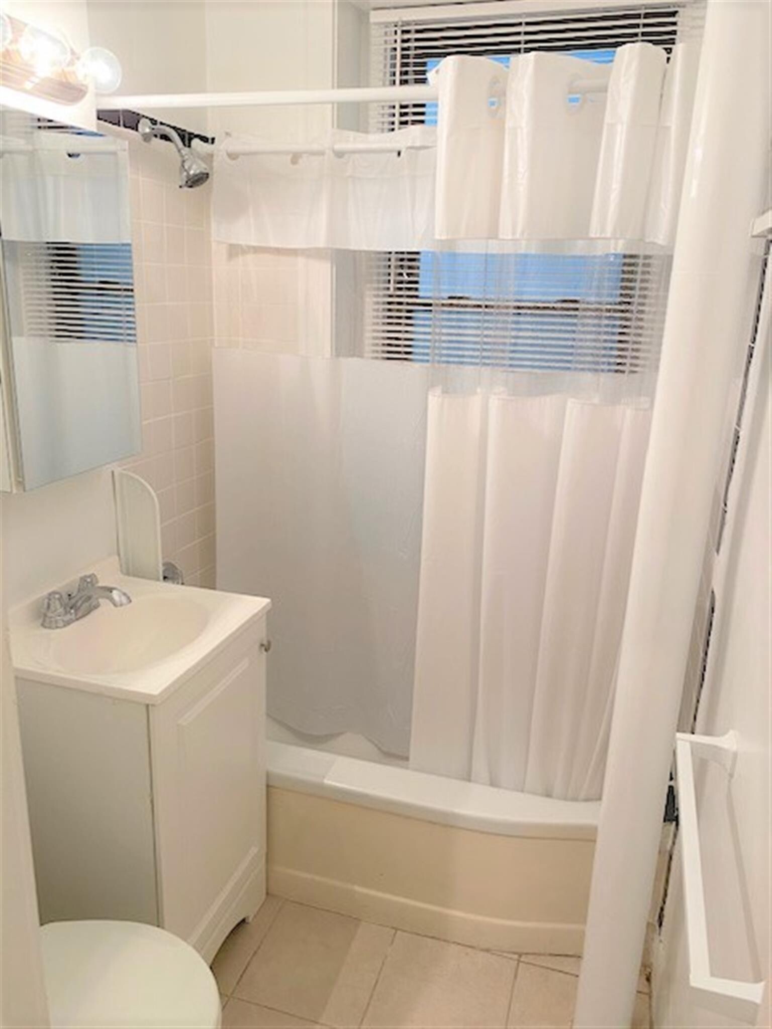 Building Photo - 880 Massachusetts Ave