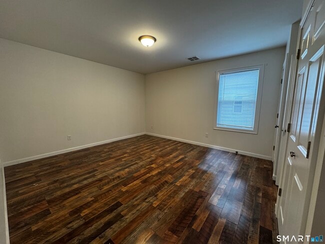 Building Photo - 25 Lester Ave