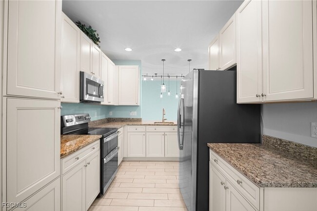 Building Photo - 15820 Portofino Springs Blvd