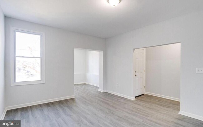 Building Photo - 3007 Oakley Ave