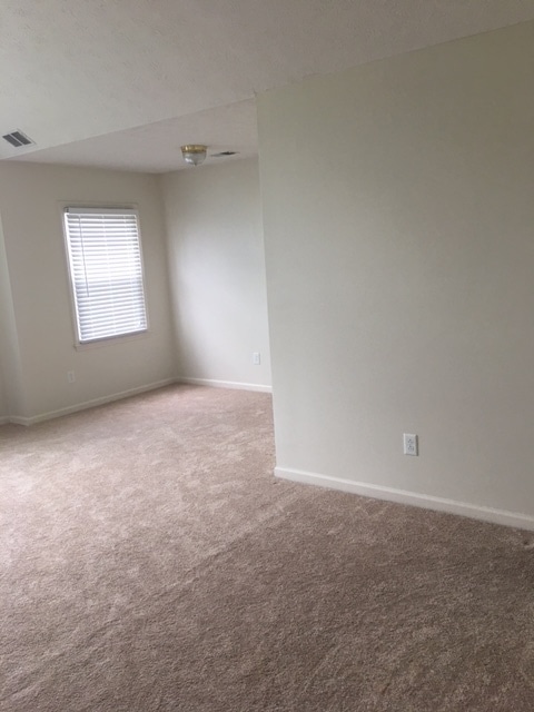 Building Photo - Spacious 2 Story In Willow Bend           20260604