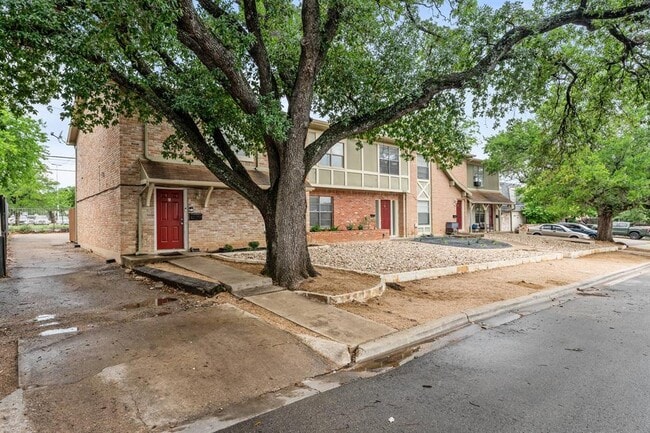 Building Photo - 5802 Belmoor Dr