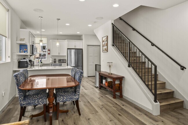 Building Photo - 5210b Brooklyn Ave NE