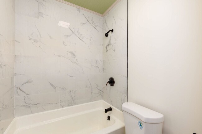 Building Photo - Forestdale 3/2