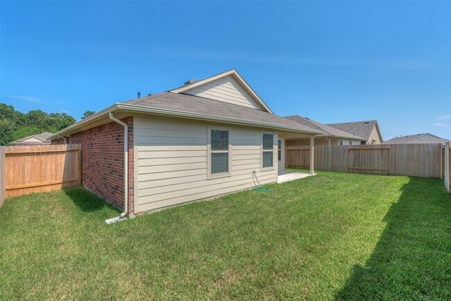 Building Photo - 23603 Umbrella Pine Dr