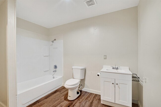 Building Photo - 12731 Wanda Way