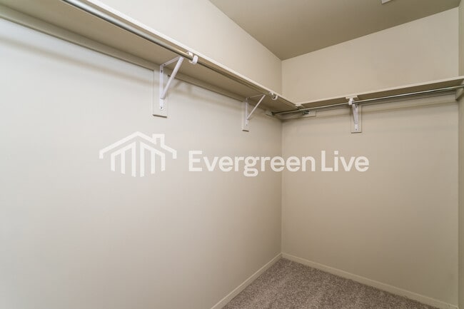 Building Photo - 23007 S King Rdg Dr