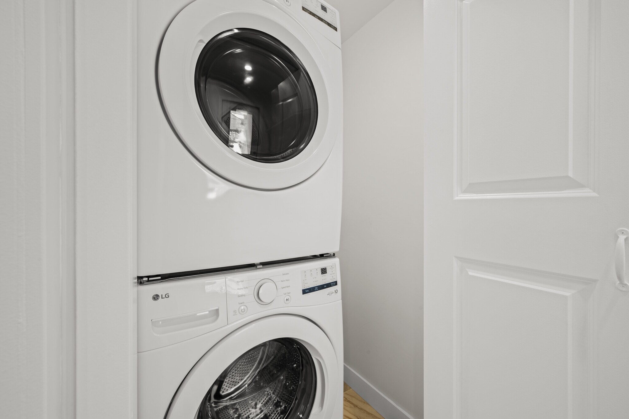 Building Photo - 5935 W 79th St