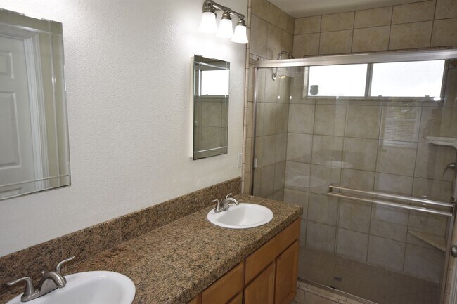 Building Photo - 8717 Aspen Hill Ct