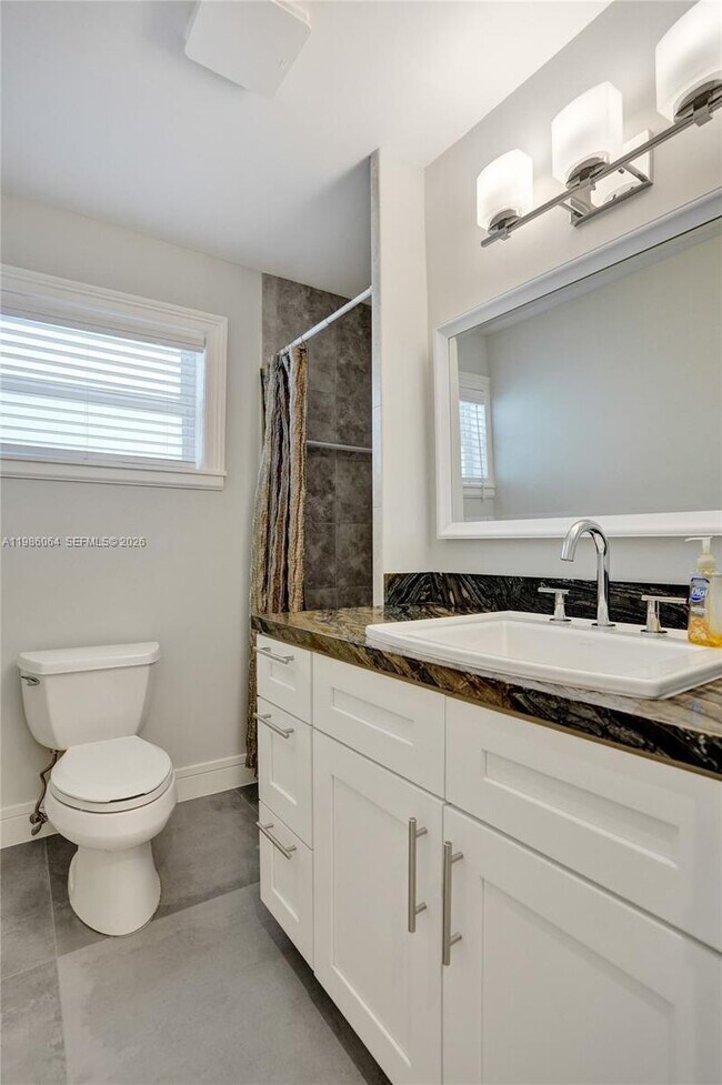 Building Photo - 902 Mandarin Isle