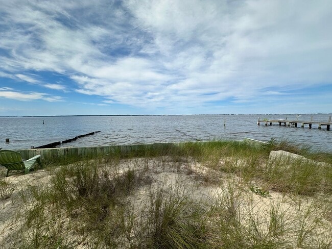 Building Photo - 190 Rogers Rd