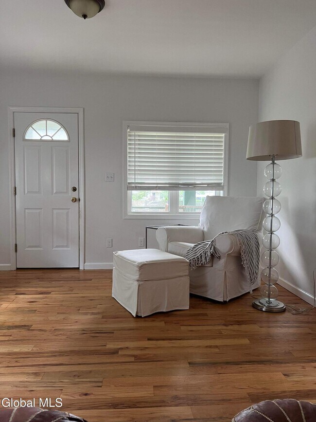 Building Photo - 165 Lake Ave