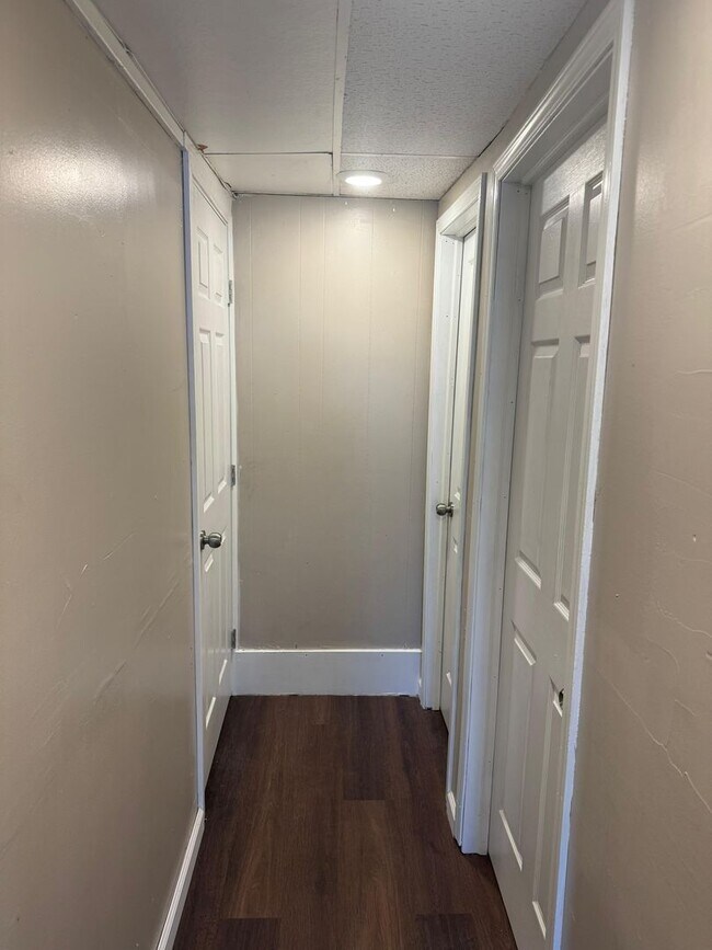 Building Photo - Cute 1 bedroom house Rochester