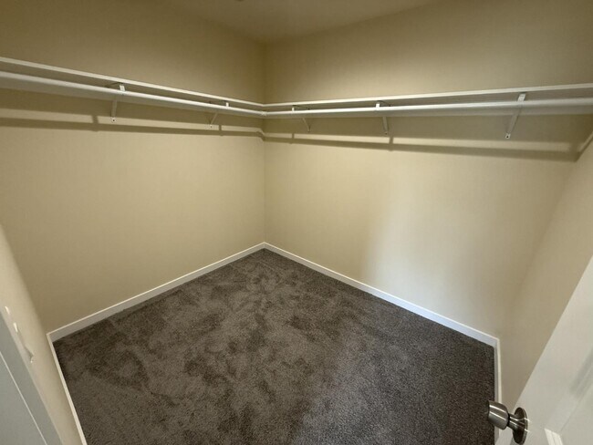 Building Photo - 9006 Nafizah Wy