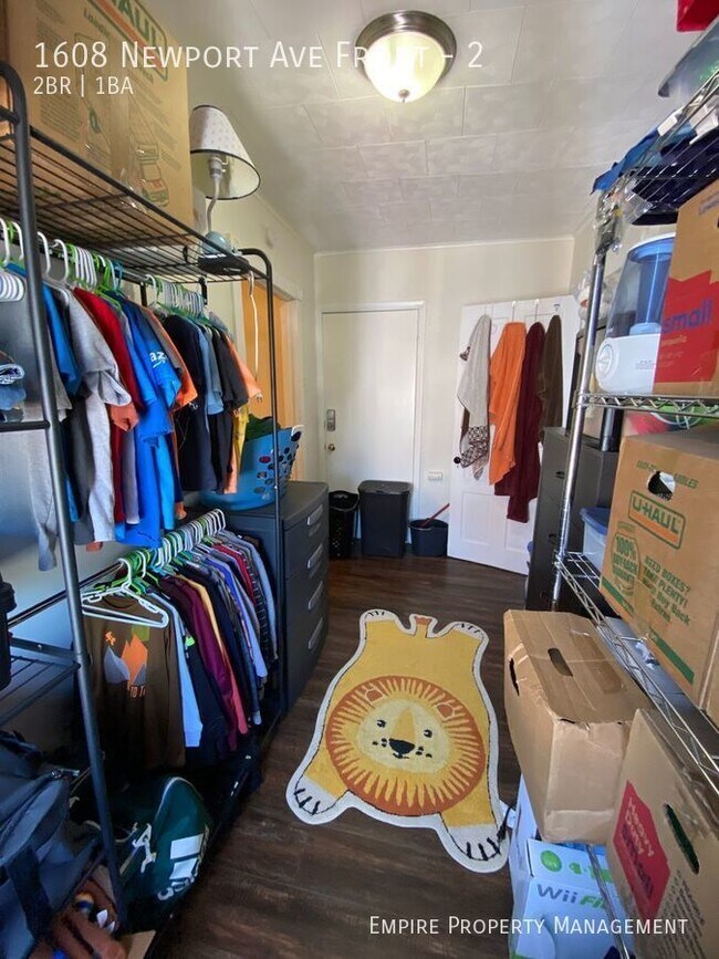 Building Photo - 1st and 2nd Floor: 2 Bedroom / 1 Bathroom ...