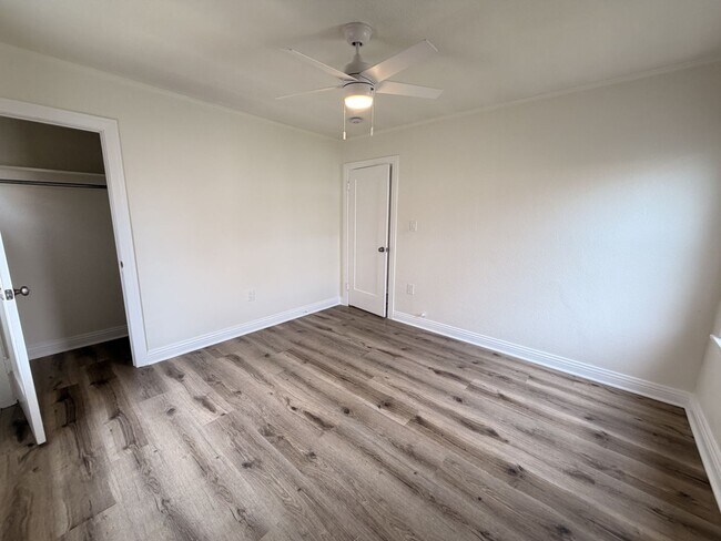 Building Photo - 7307 S Halldale Ave