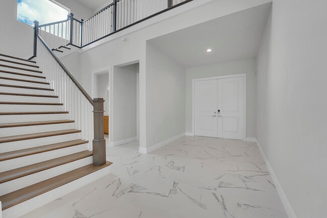 Building Photo - 9341 Crestview Cir