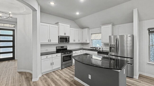 Building Photo - 16617 Hidden Cove Dr