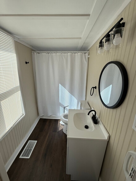 Building Photo - 2710 W Virginia St