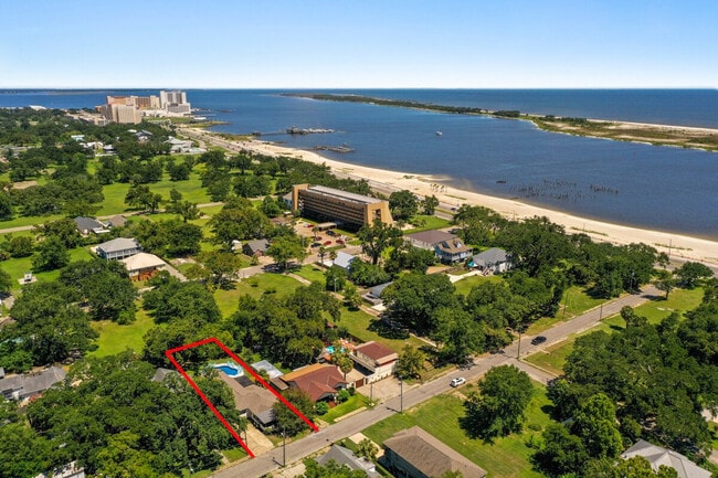 Building Photo - 134 Lee St