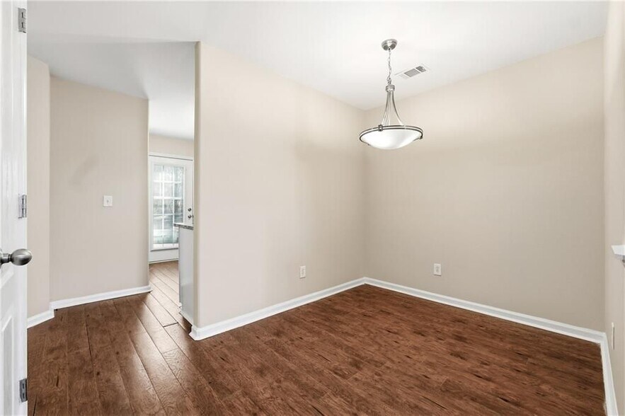 Building Photo - 1468 Box Circle