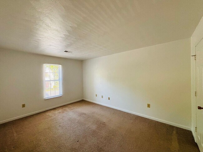 Building Photo - 108 Chowning Pl