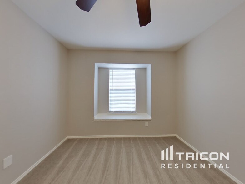 Building Photo - 6733 Bear Hollow Ct