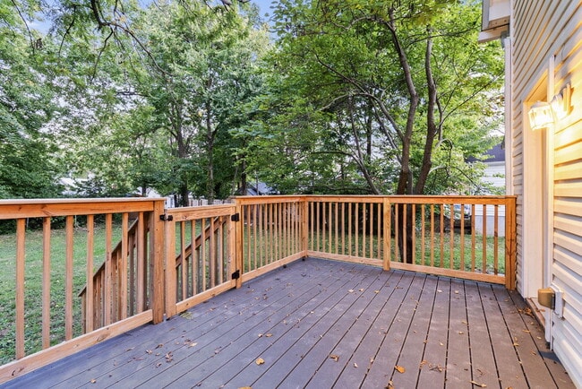 Building Photo - 216 N 2nd St