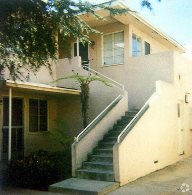 Crown Point Apartments 37123726 Yosemite St San Diego CA 92109
