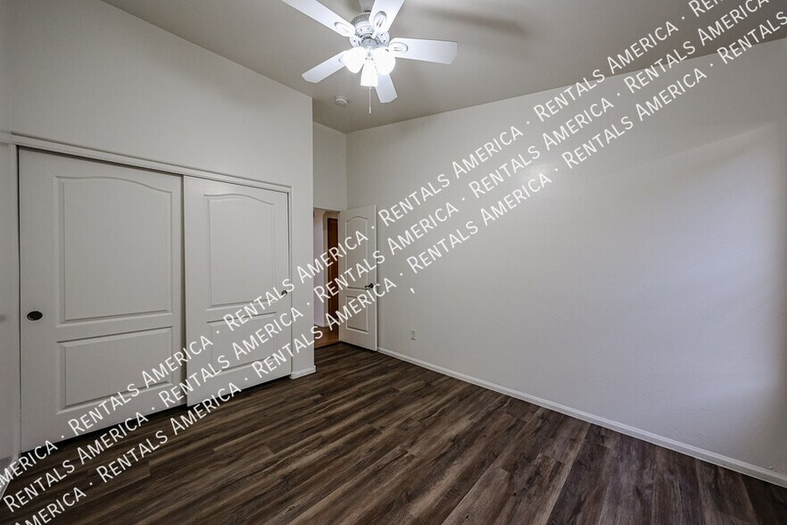 Building Photo - 41103 W Thornberry Ln