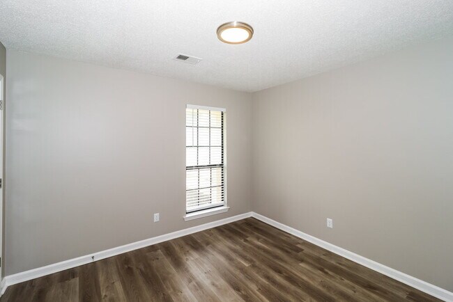 Building Photo - 7579 Valley Mist Dr