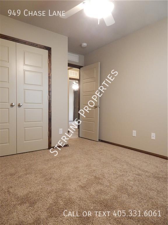 Building Photo - 949 Chase Ln