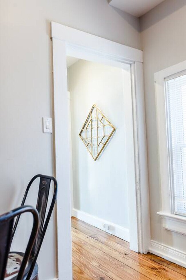 Building Photo - 1602 Mansfield St