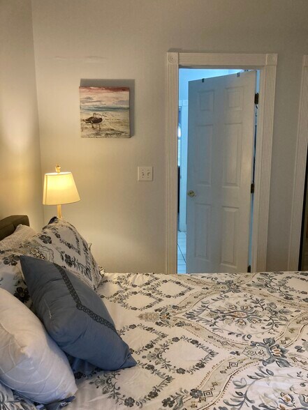 Building Photo - 4173 Hibiscus Dr