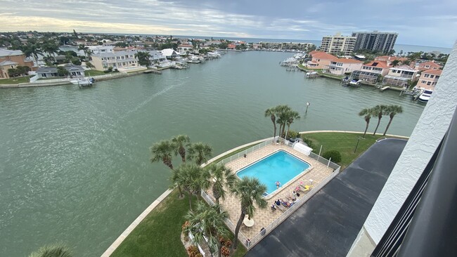 Building Photo - 240 Sand Key Estates