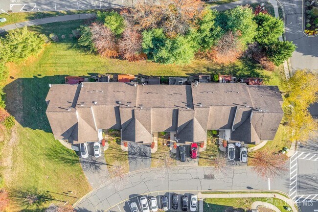 Building Photo - 356 Hawthorne Rd