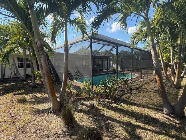 Building Photo - 819 S Gondola Dr