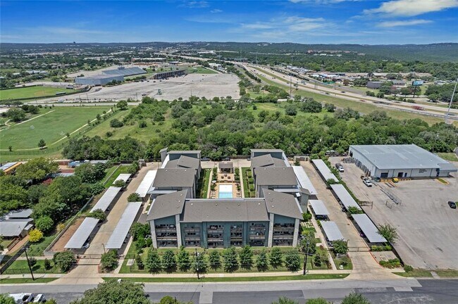 Building Photo - 4704 Sunset Trail