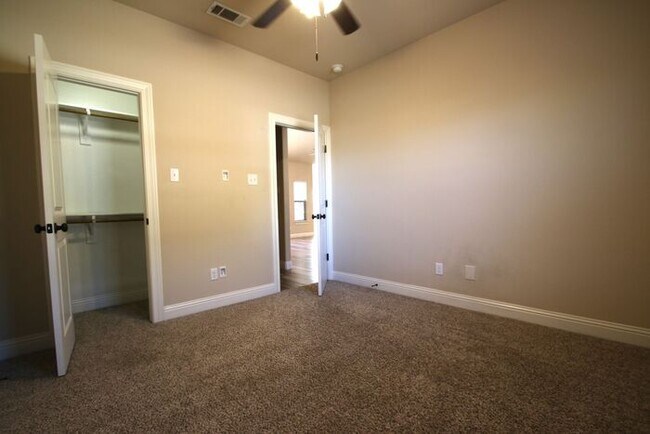 Building Photo - Ready Now! 3BD/2BA Home in Benbrook | Vaulted Ceilings | Gourmet Kitchen | 2-Car Garage | Landsca...