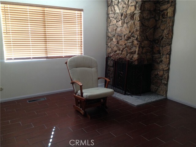 Building Photo - 20610 Hill Top Dr