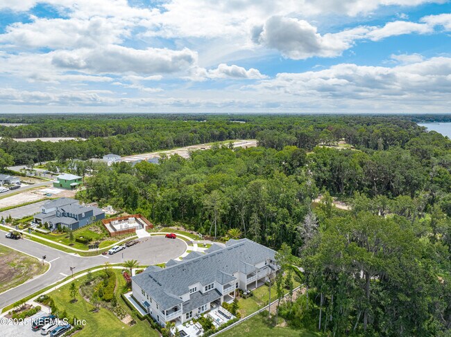 Building Photo - 27 Oak Pk Dr