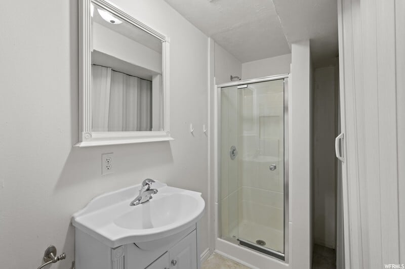 Building Photo - 129 Chandlerpoint Way