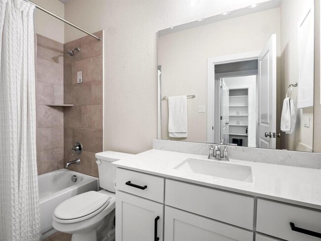 Building Photo - 2209 Santa Isabella Dr