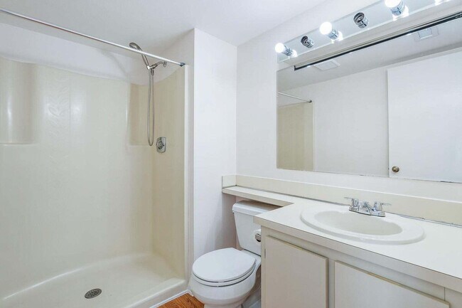 Building Photo - 6299 Chasewood Dr