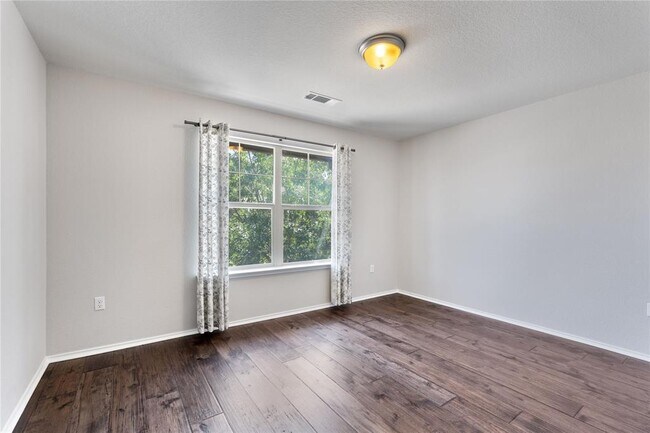 Building Photo - 10423 Turnbull Loop