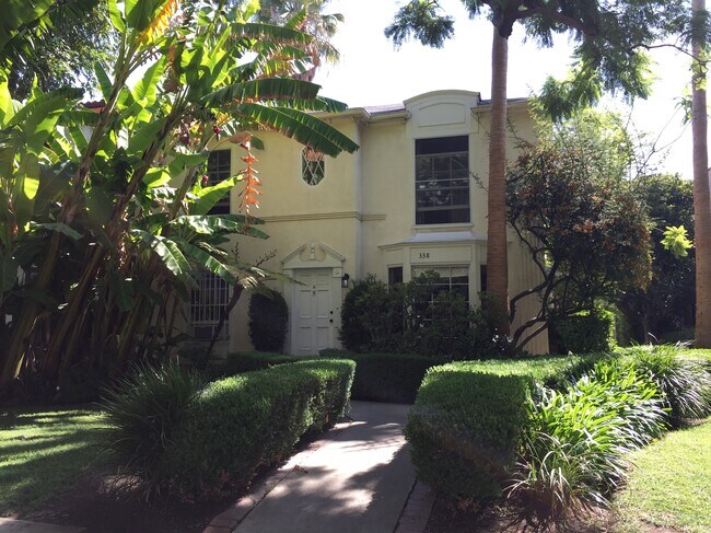 Primary Photo - 338 N Oakhurst Dr
